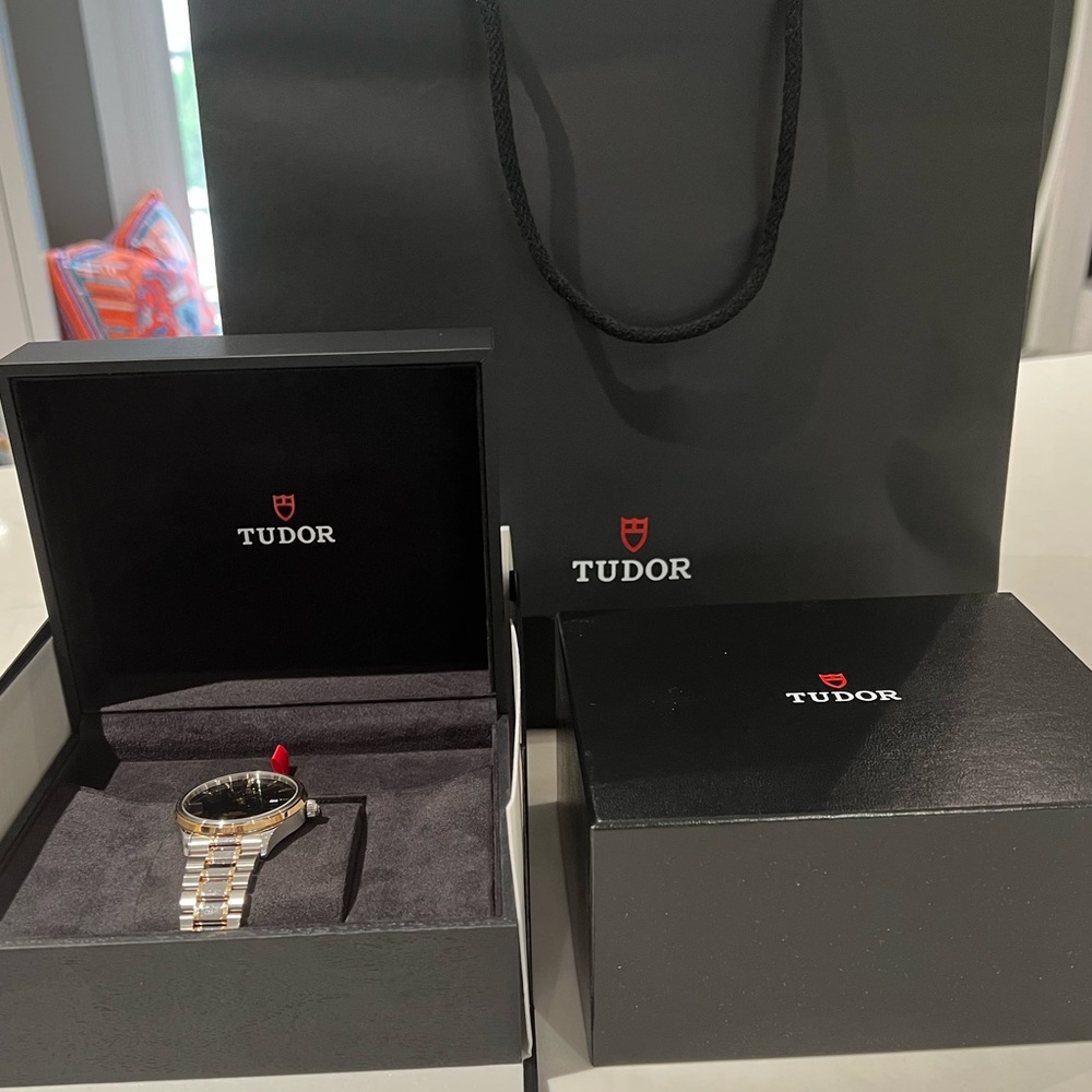 BNIB TUDOR WATCH! - Picture 7 of 9